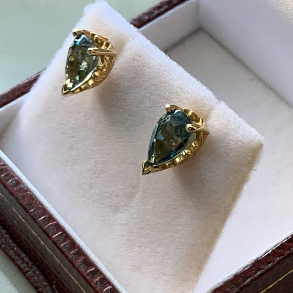 NEW 14KY London Blue Pear Shaped Stud Earrings - Picture 6 of 14
